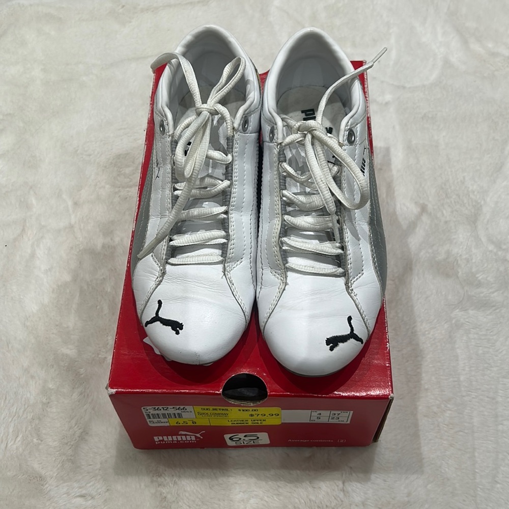Women’s Puma Sneakers (VINTAGE)